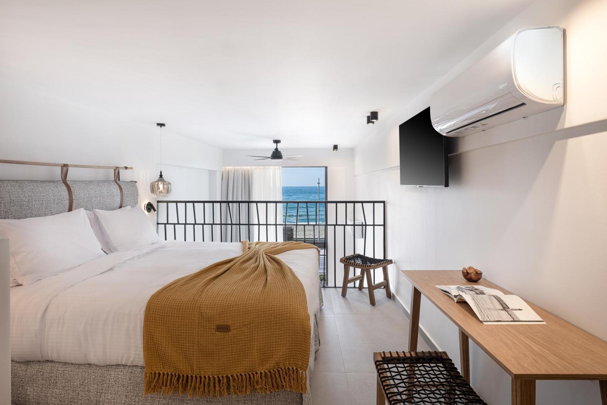 Calla Luxury Seafront Suites Rethymno  Exterior photo